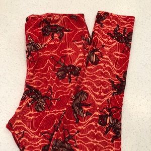 LuLaRoe TC Valentine Leggings